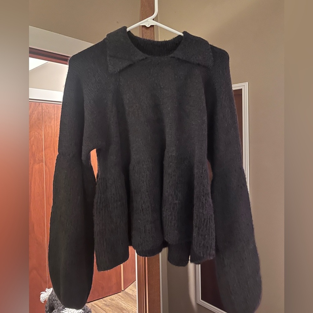 *Never worn Super Cute Sweater!